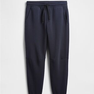 GapFit Performance Women’s Jogger NWT